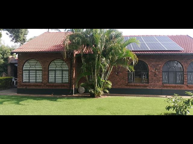3 Bedroom House for sale in Theresapark