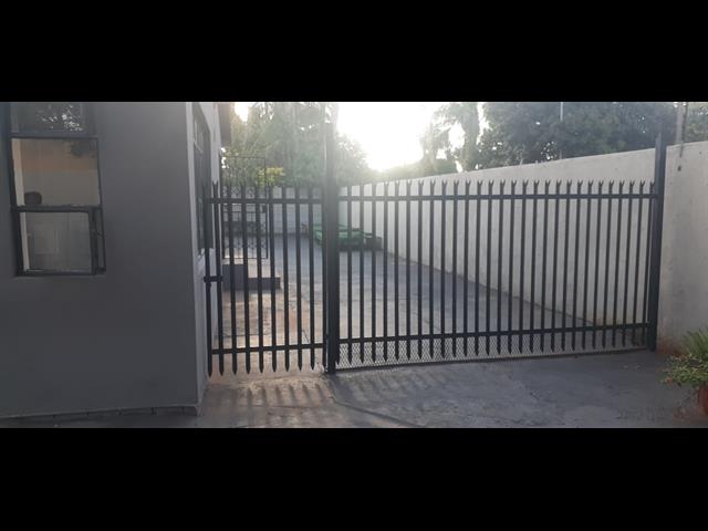 3 Bedroom House for sale in Hesteapark