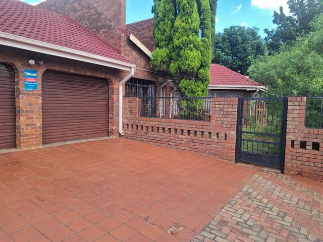 3 Bedroom House for sale in Chantelle