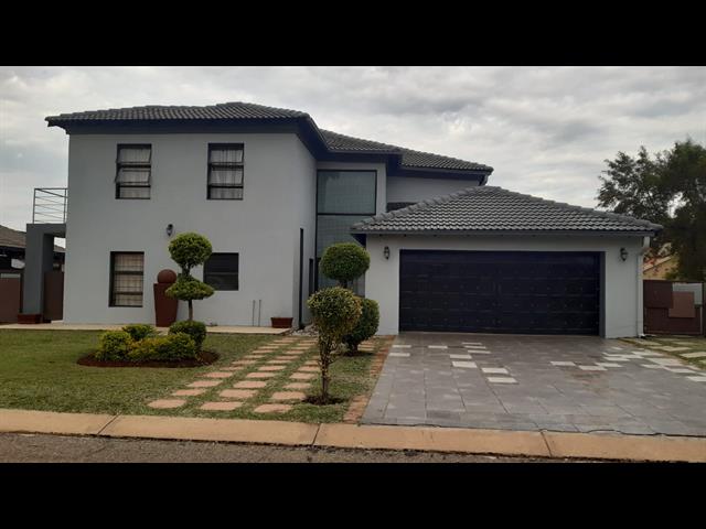 5 Bedroom House for sale in Theresapark