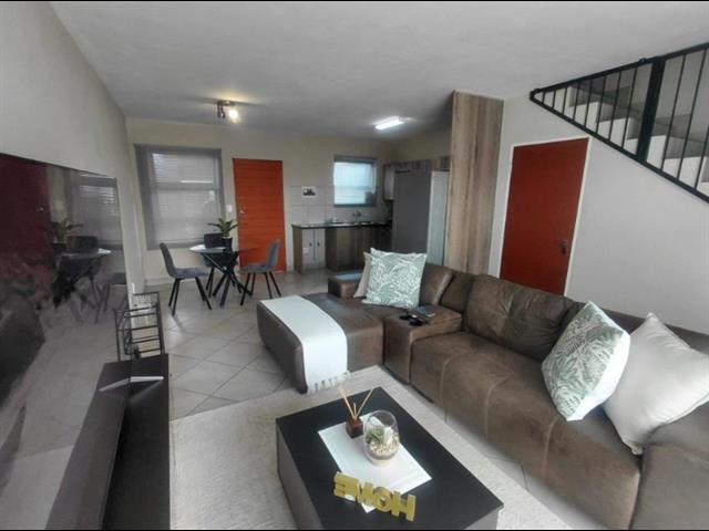 2 Bedroom House for sale in Heatherview