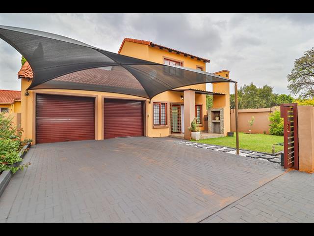 2 Bedroom House for sale in Heatherview