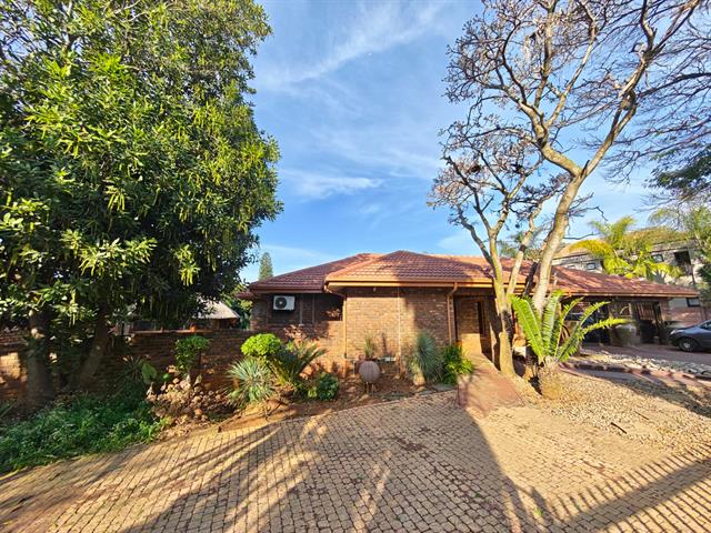 4 Bedroom House for sale in Theresapark