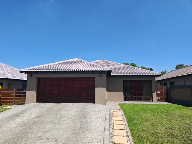 4 Bedroom House for sale in Eldorette