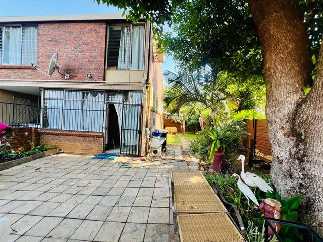 2 Bedroom Flat for sale in Tileba