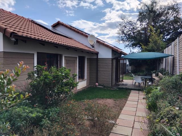 2 Bedroom Townhouse for sale in Halfway Gardens