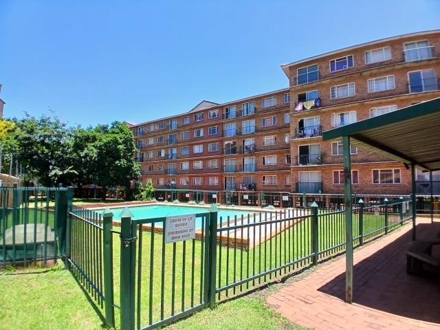 1 Bedroom Apartment for sale in Die Hoewes