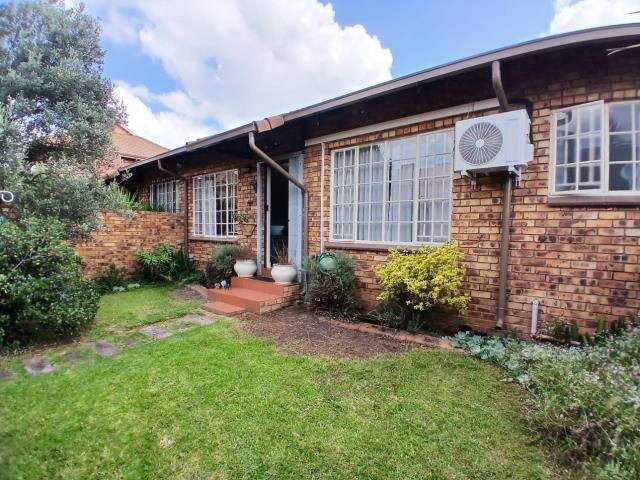 3 Bedroom Townhouse for sale in Zwartkop
