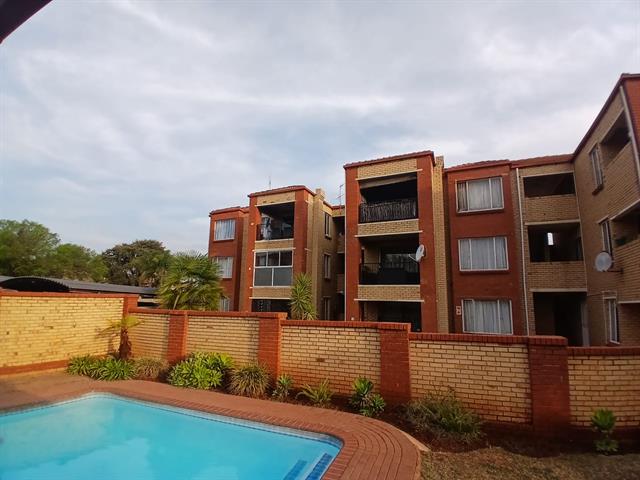 3 Bedroom Apartment for sale in Die Hoewes