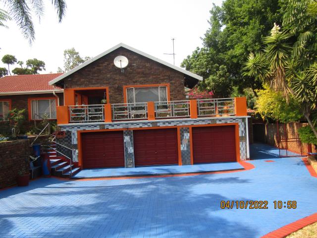 4 Bedroom House for sale in Safari Gardens