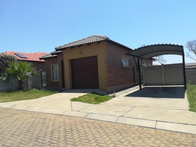 3 Bedroom House for sale in Waterval East
