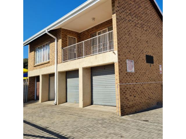 16 Bedroom Duplex for sale in Oos Einde