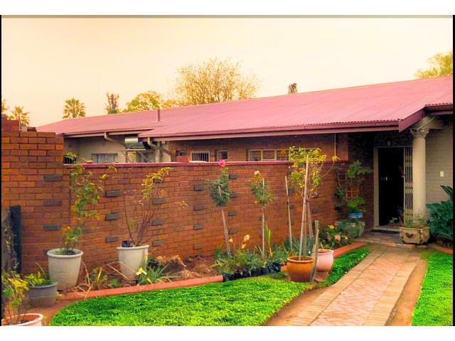 4 Bedroom House for sale in Bo-dorp