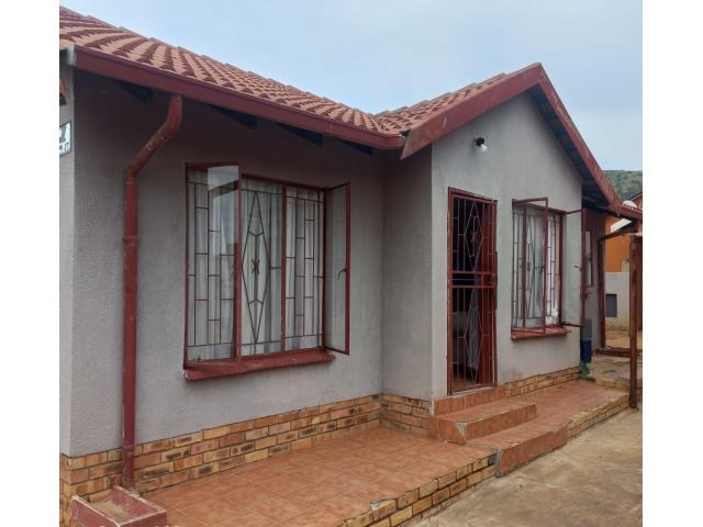 3 Bedroom House for sale in Tlhabane West