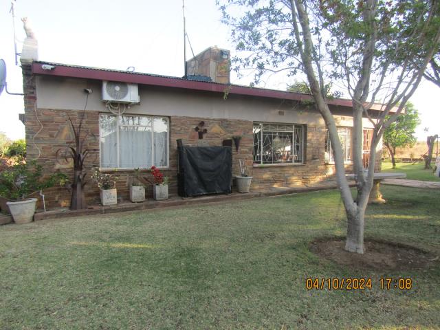 129  ha Commercial Farm for sale in Swartruggens