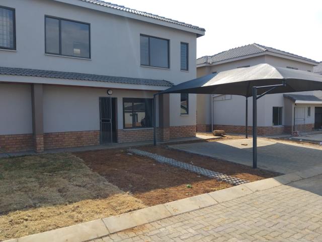 3 Bedroom House for sale in Waterval East