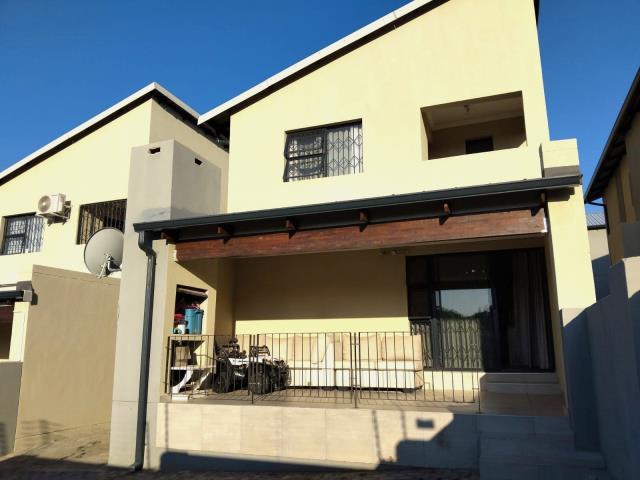 3 Bedroom House for sale in Cashan