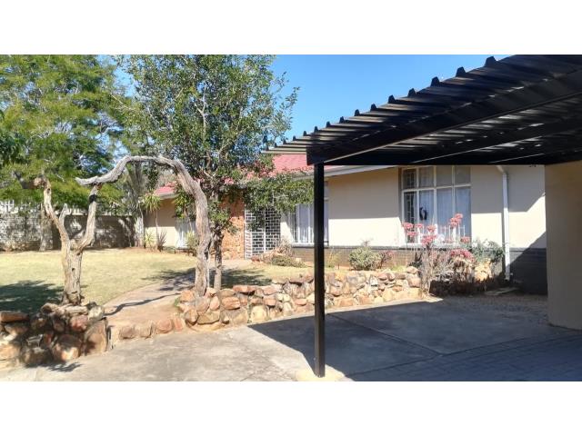 3 Bedroom House to let in Cashan