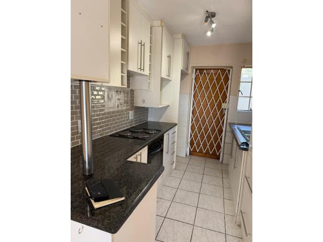 3 Bedroom House to let in Cashan