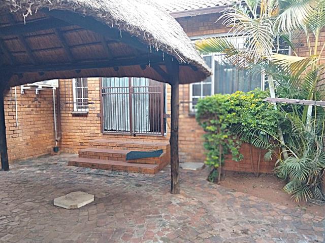 2 Bedroom Townhouse for sale in Safari Gardens