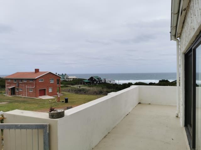 3 Bedroom House for sale in Oyster Bay