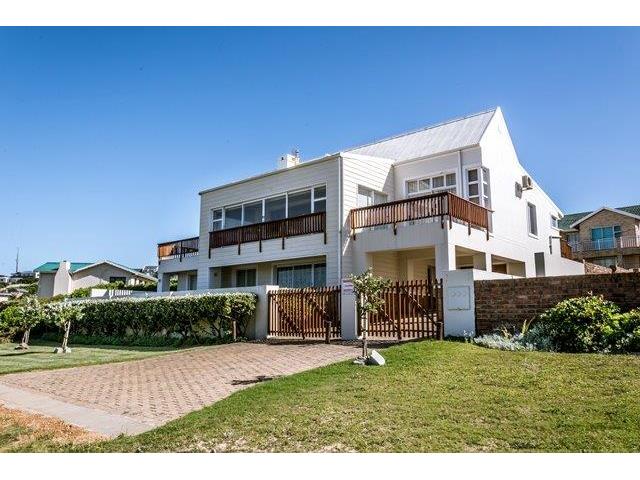 5 Bedroom House for sale in Oyster Bay