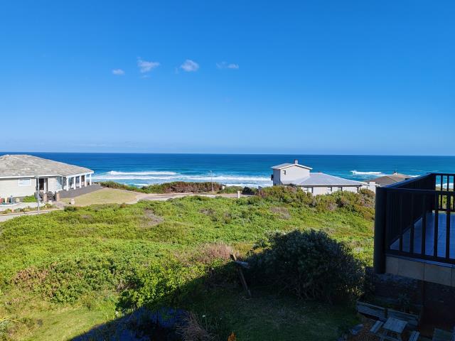 6 Bedroom House for sale in Oyster Bay