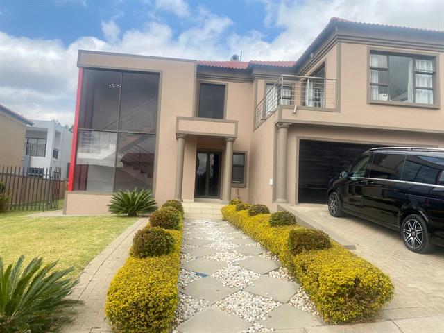 5 Bedroom House for sale in Willowbrook