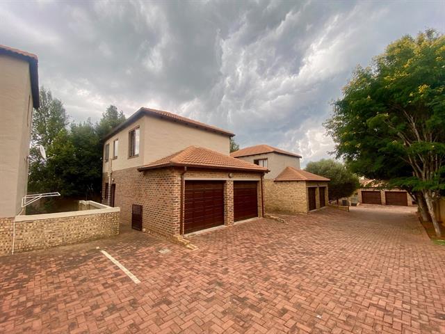 3 Bedroom Townhouse for sale in Willowbrook