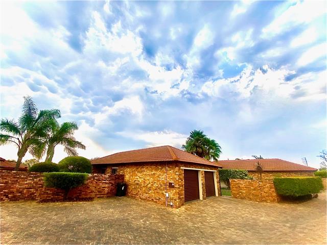 3 Bedroom Townhouse to let in Radiokop