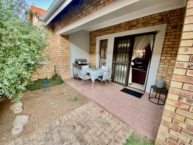 2 Bedroom Simplex for sale in Randpark Ridge