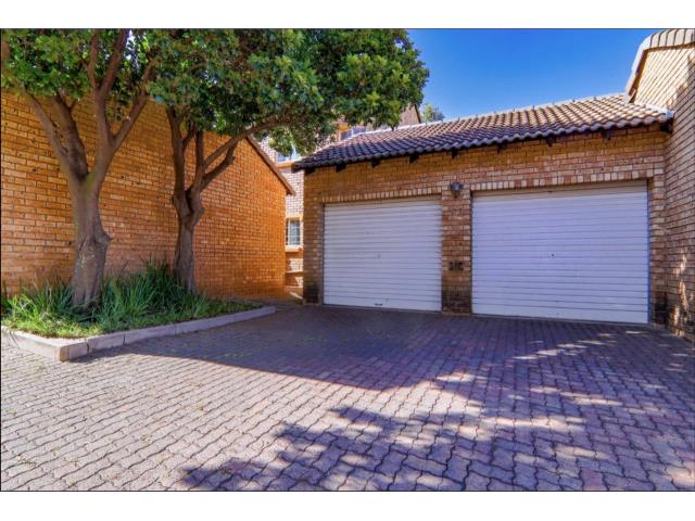 2 Bedroom Apartment for sale in Eco Park Estate