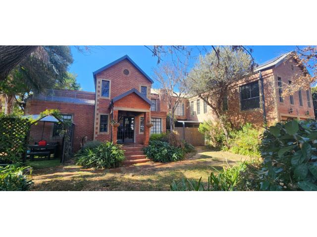 5 Bedroom House to let in Centurion Golf Estate