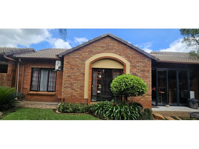 2 Bedroom Townhouse for sale in Eco Park Estate