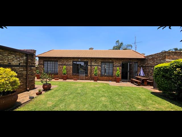 3 Bedroom Townhouse for sale in Highveld