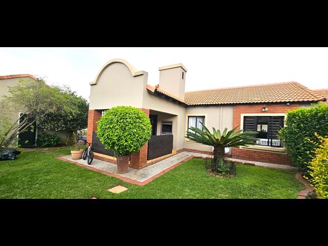 2 Bedroom Townhouse for sale in Eco Park Estate