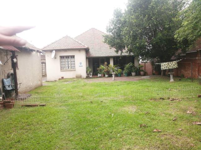 4 Bedroom House for sale in Umbilo