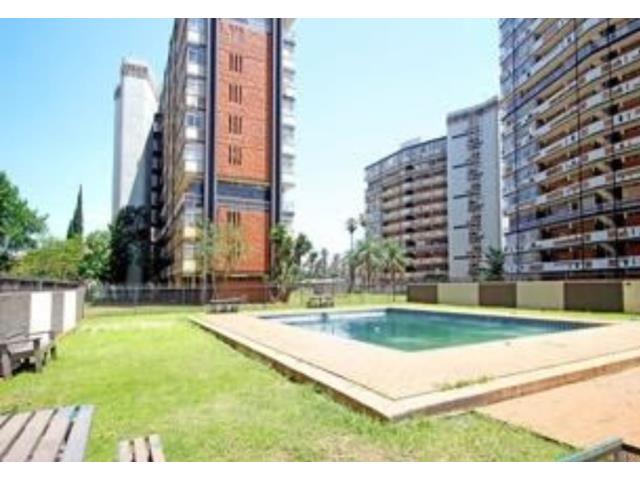 1.5 Bedroom House for sale in Sunnyside