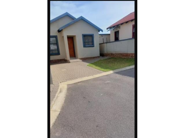 2 Bedroom House to let in Kosmosdal