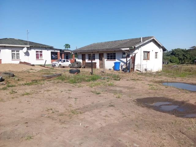 5 Bedroom House for sale in Umzinto