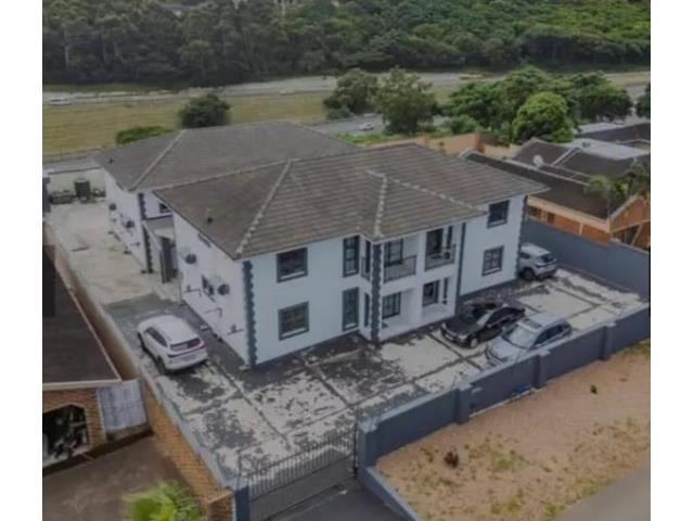 16 Bedroom House for sale in Bonela