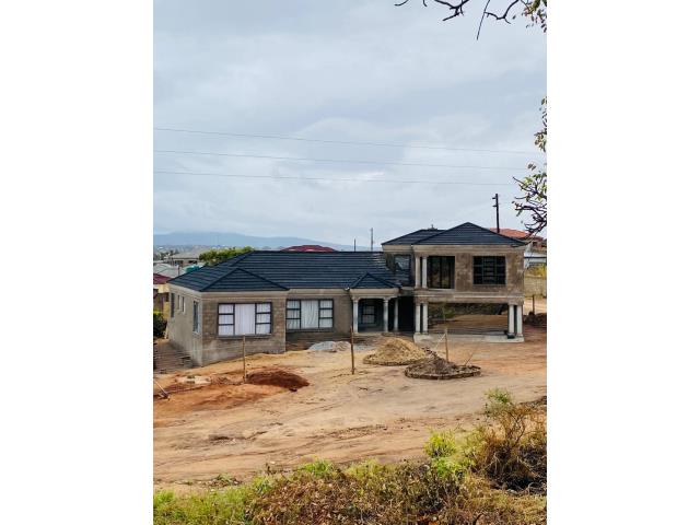 4 Bedroom House for sale in Mkhuhlu