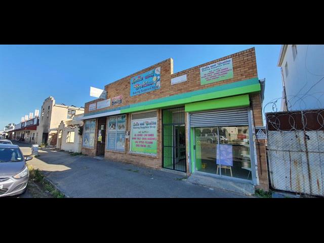350m² Commercial space for sale in King Williams Town Central