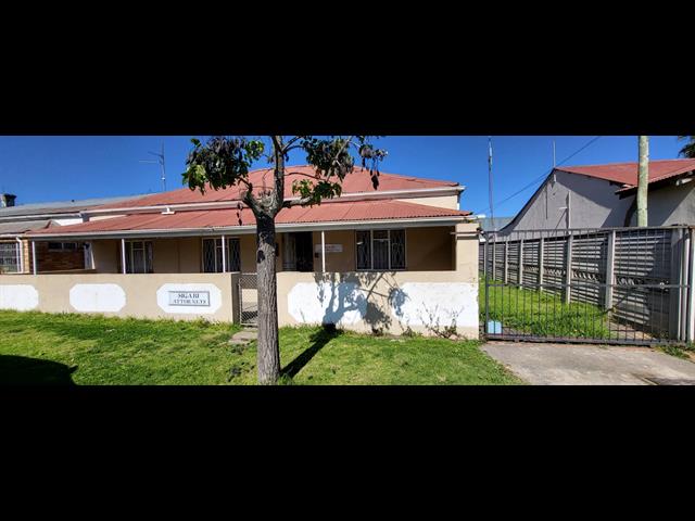 168m² Office space for sale in King Williams Town Central