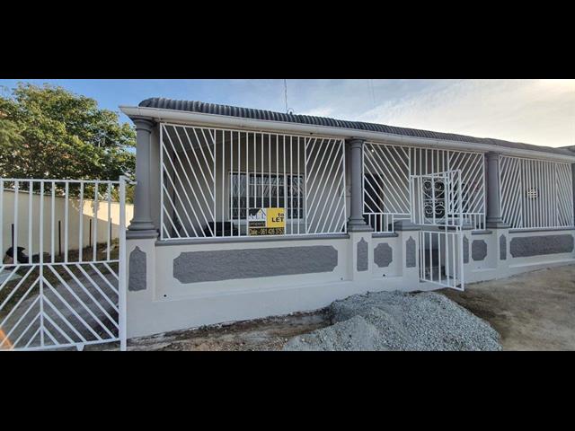 261m² Office space for sale in King Williams Town Central