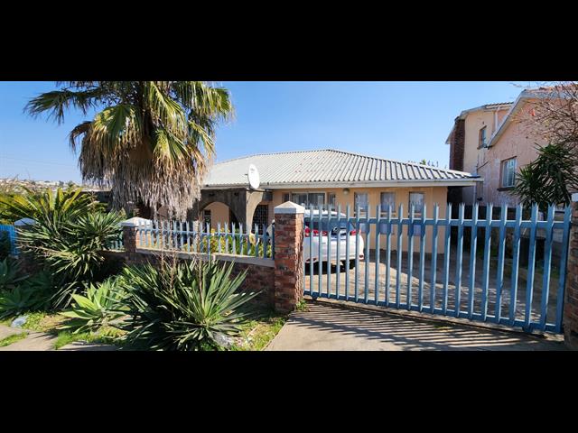 4 Bedroom House for sale in Schornville