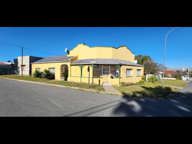 4 Bedroom House for sale in Echovale