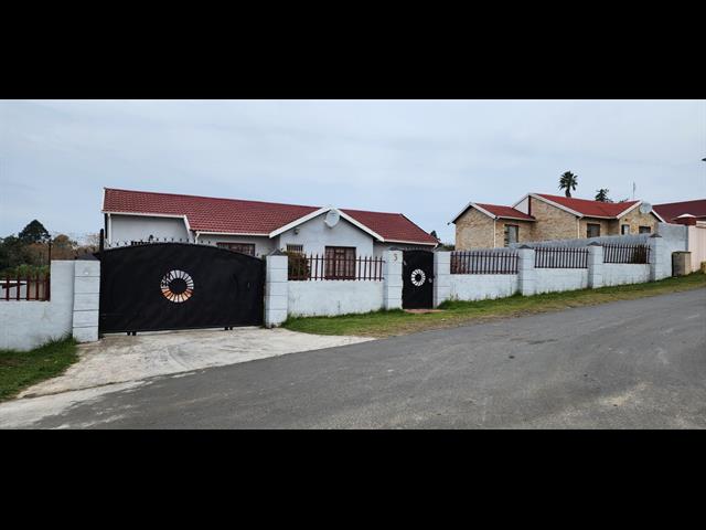 4 Bedroom House for sale in West Bank