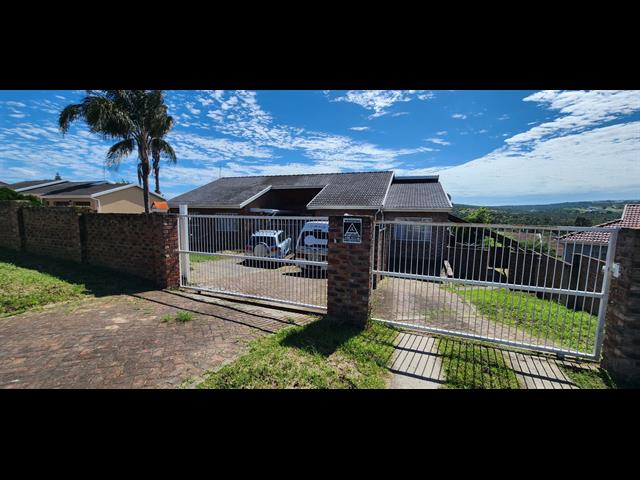 5 Bedroom House for sale in West Bank
