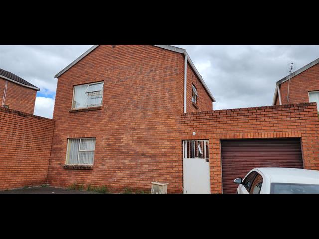 3 Bedroom House for sale in Club View